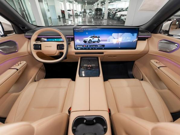 Lynk &amp; Co 900 с пробегом 2026 года, цена 7 750 000 рублей, 30 км, внедорожник, Автокод Объявления