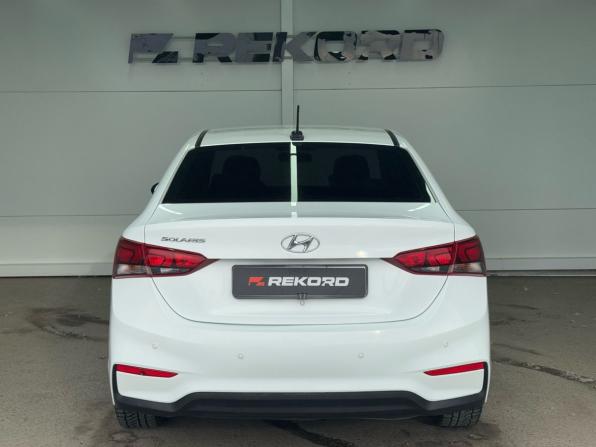 Hyundai Solaris II с пробегом 2018 года, цена 1 209 000 рублей, 136870 км, седан, Автокод Объявления