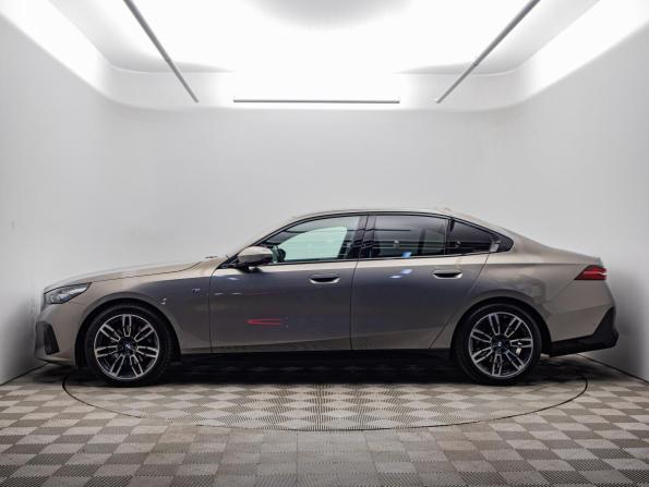 BMW 5 серии VIII (G60/G61/G68) с пробегом 2024 года, цена 7 347 000 рублей, 54240 км, седан, Автокод Объявления