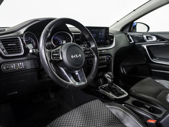 Kia Ceed III Рестайлинг с пробегом 2022 года, цена 2 498 000 рублей, 84323 км, универсал, Автокод Объявления