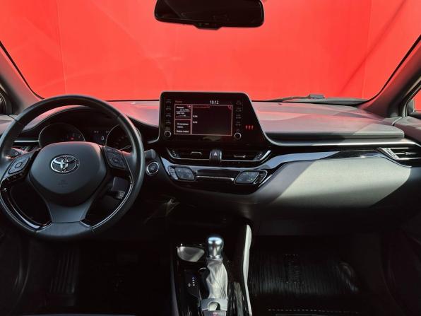 Toyota C-HR I Рестайлинг с пробегом 2022 года, цена 2 690 000 рублей, 30800 км, внедорожник, Автокод Объявления