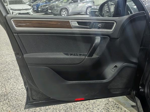 Volkswagen Touareg II Рестайлинг с пробегом 2015 года, цена 2 139 000 рублей, 151000 км, внедорожник, Автокод Объявления