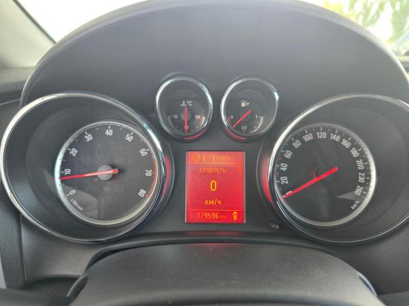 Opel Astra J Рестайлинг с пробегом 2013 года, цена 949 000 рублей, 179034 км, хэтчбек, Автокод Объявления