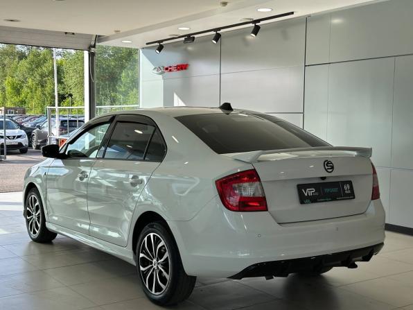 Skoda Rapid I с пробегом 2015 года, цена 1 297 000 рублей, 93544 км, лифтбек, Автокод Объявления
