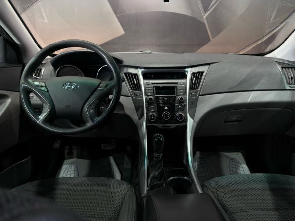 Hyundai Sonata VI (YF) с пробегом 2013 года, цена 930 000 рублей, 217000 км, седан, Автокод Объявления