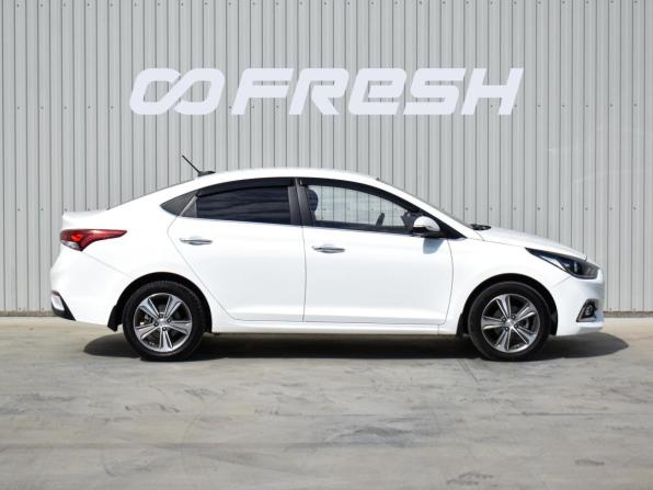Hyundai Solaris II с пробегом 2017 года, цена 1 465 000 рублей, 54004 км, седан, Автокод Объявления
