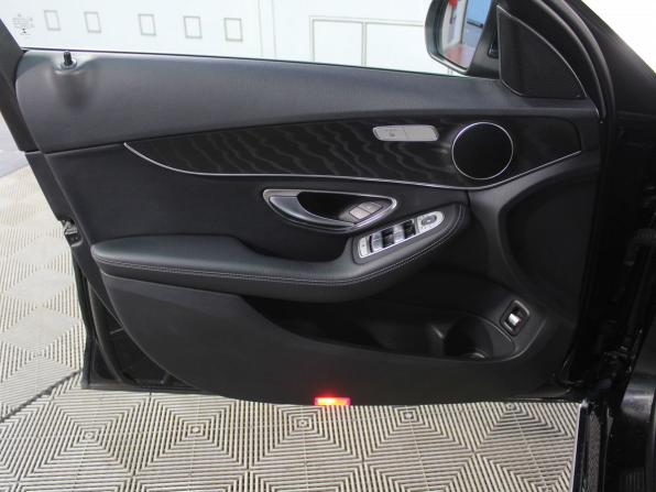 Mercedes-Benz C-Класс IV (W205) Рестайлинг с пробегом 2019 года, цена 2 769 000 рублей, 60542 км, седан, Автокод Объявления