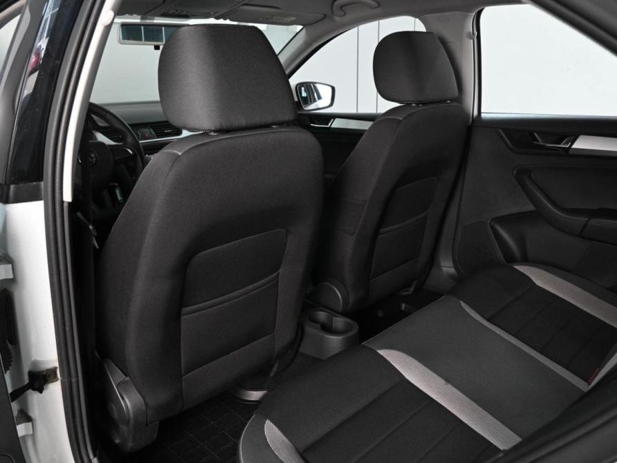 Skoda Rapid I Рестайлинг Ростов-на-Дону  - изображение 11