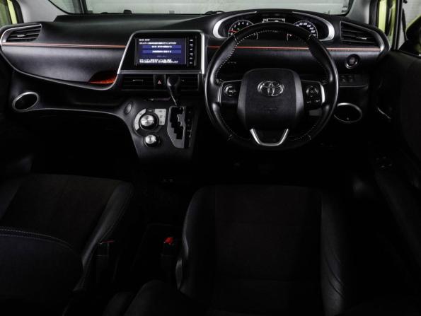 Toyota Sienta II Рестайлинг с пробегом 2021 года, цена 1 605 000 рублей, 67369 км, компактвэн, Автокод Объявления