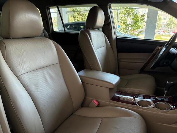 Toyota Highlander II (XU40) Рестайлинг с пробегом 2011 года, цена 1 725 000 рублей, 210000 км, внедорожник, Автокод Объявления