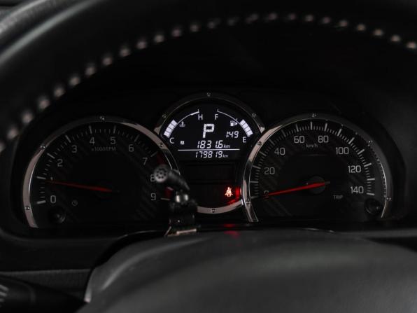 Suzuki Jimny III Рестайлинг 2 с пробегом 2015 года, цена 1 099 000 рублей, 179819 км, внедорожник, Автокод Объявления