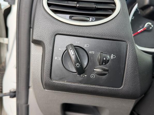 Ford Focus II Рестайлинг с пробегом 2010 года, цена 695 000 рублей, 185992 км, седан, Автокод Объявления
