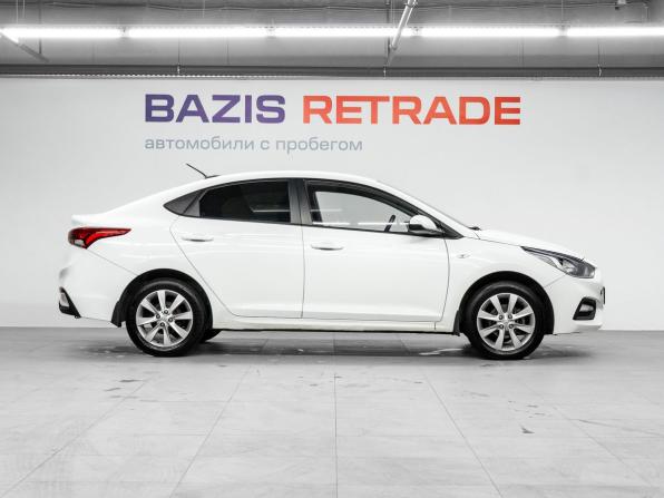 Hyundai Solaris II с пробегом 2018 года, цена 850 000 рублей, 204677 км, седан, Автокод Объявления