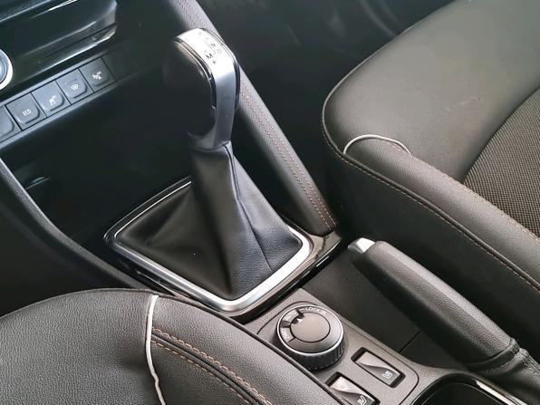 Renault Kaptur I Рестайлинг с пробегом 2021 года, цена 1 900 000 рублей, 43111 км, внедорожник, Автокод Объявления