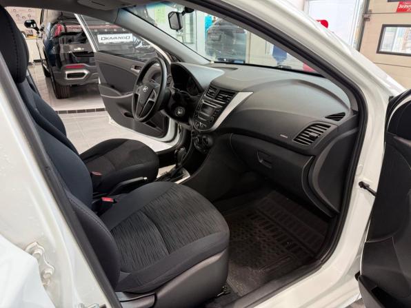 Hyundai Solaris I Рестайлинг с пробегом 2015 года, цена 1 096 000 рублей, 93800 км, хэтчбек, Автокод Объявления