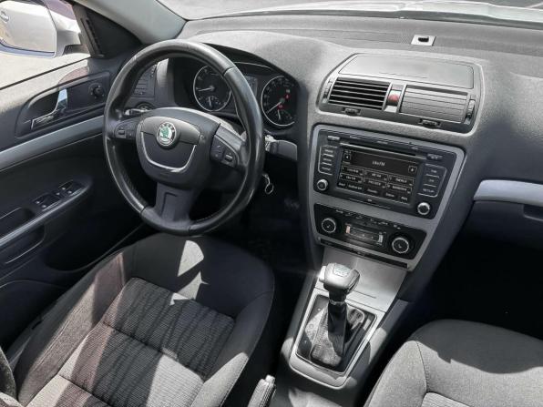Skoda Octavia II (A5) Рестайлинг с пробегом 2011 года, цена 799 000 рублей, 130724 км, лифтбек, Автокод Объявления
