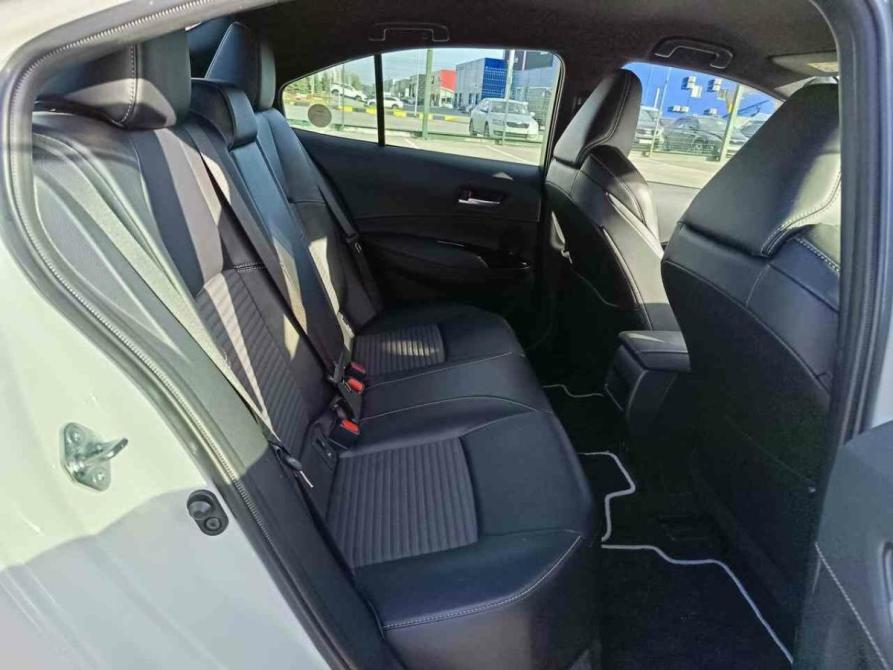 Toyota Corolla XI (E160 E170 E180) Рестайлинг 1 Тюмень  - изображение 12