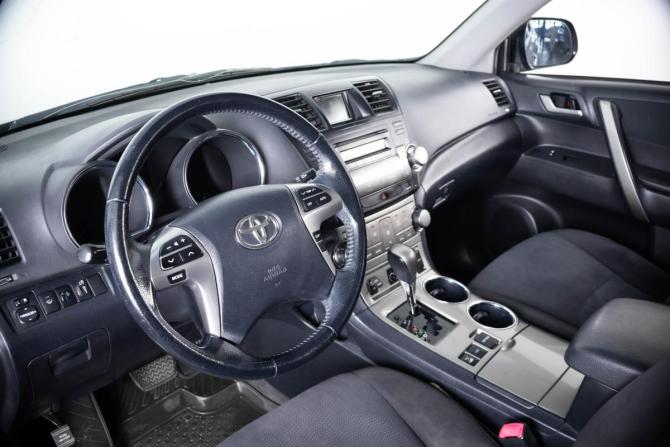 Toyota Highlander II (XU40) Рестайлинг с пробегом 2013 года, цена 1 949 000 рублей, 243000 км, внедорожник, Автокод Объявления