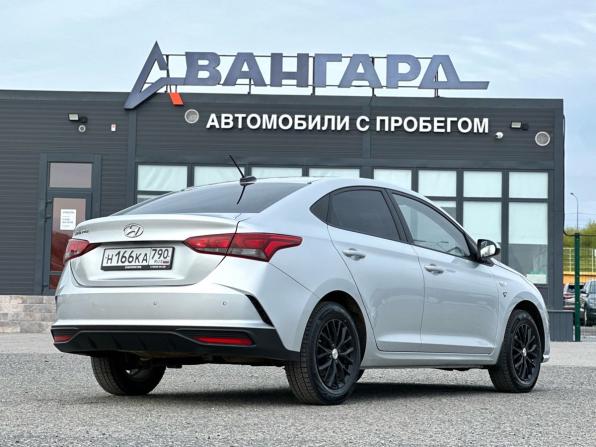 Hyundai Solaris II Рестайлинг с пробегом 2021 года, цена 1 350 000 рублей, 108350 км, седан, Автокод Объявления