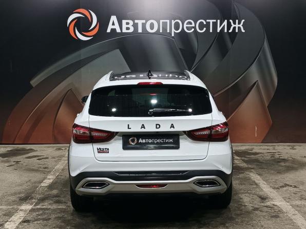 Lada (ВАЗ) Vesta I Рестайлинг (NG) с пробегом 2024 года, цена 1 550 000 рублей, 28093 км, универсал, Автокод Объявления