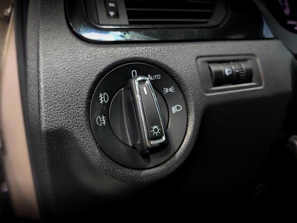Skoda Rapid I Рестайлинг с пробегом 2018 года, цена 1 450 000 рублей, 65000 км, лифтбек, Автокод Объявления