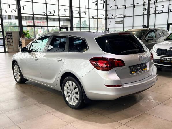 Opel Astra J с пробегом 2012 года, цена 985 000 рублей, 132100 км, универсал, Автокод Объявления