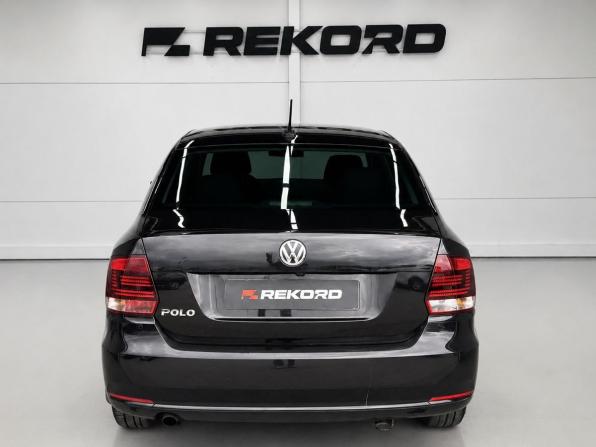 Volkswagen Polo V Рестайлинг с пробегом 2018 года, цена 1 329 000 рублей, 112000 км, седан, Автокод Объявления