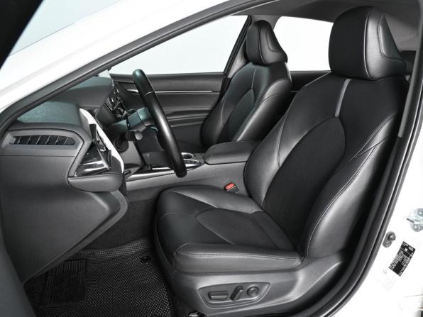 Toyota Camry VIII (XV70) Рестайлинг с пробегом 2021 года, цена 3 049 000 рублей, 61755 км, седан, Автокод Объявления