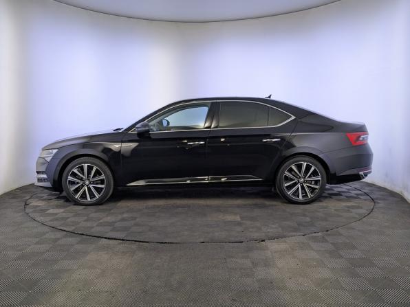 Skoda Superb III Рестайлинг с пробегом 2024 года, цена 2 900 000 рублей, 66490 км, лифтбек, Автокод Объявления