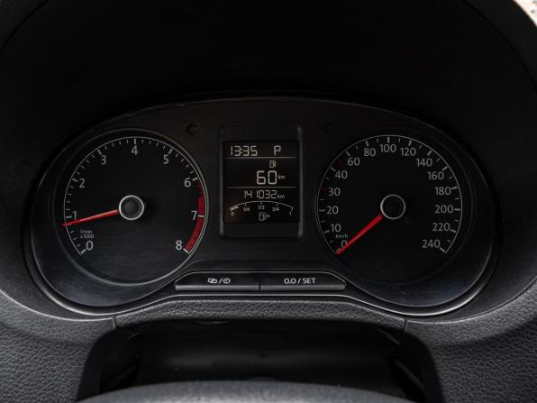 Volkswagen Polo V Рестайлинг с пробегом 2016 года, цена 1 220 000 рублей, 141032 км, седан, Автокод Объявления