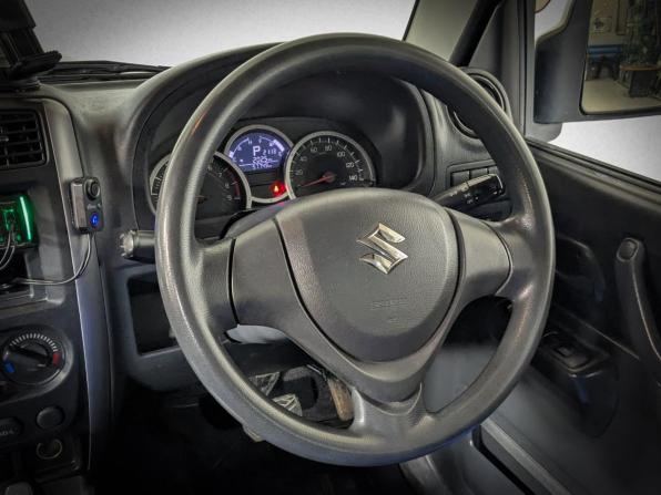 Suzuki Jimny III Рестайлинг 2 с пробегом 2016 года, цена 1 074 900 рублей, 58000 км, внедорожник, Автокод Объявления
