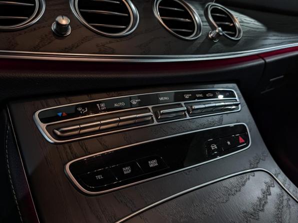 Mercedes-Benz E-Класс V (W213 S213 C238) Рестайлинг с пробегом 2021 года, цена 4 150 000 рублей, 70800 км, седан, Автокод Объявления
