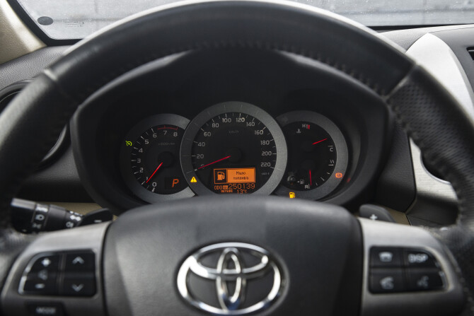 Toyota RAV4 III (XA30) Рестайлинг с пробегом 2010 года, цена 1 417 000 рублей, 250000 км, внедорожник, Автокод Объявления