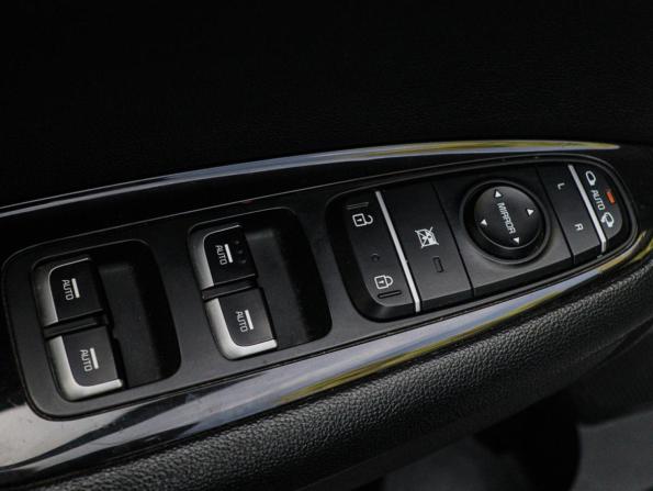 Kia Optima IV Рестайлинг с пробегом 2018 года, цена 1 850 000 рублей, 106354 км, седан, Автокод Объявления