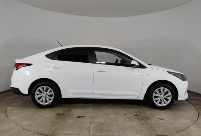 Hyundai Solaris II Рестайлинг с пробегом 2020 года, цена 1 320 000 рублей, 122630 км, седан, Автокод Объявления