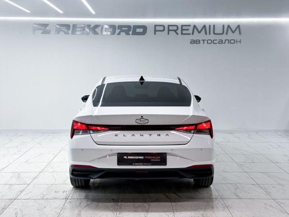 Hyundai Elantra VII (CN7) с пробегом 2021 года, цена 2 200 000 рублей, 26988 км, седан, Автокод Объявления