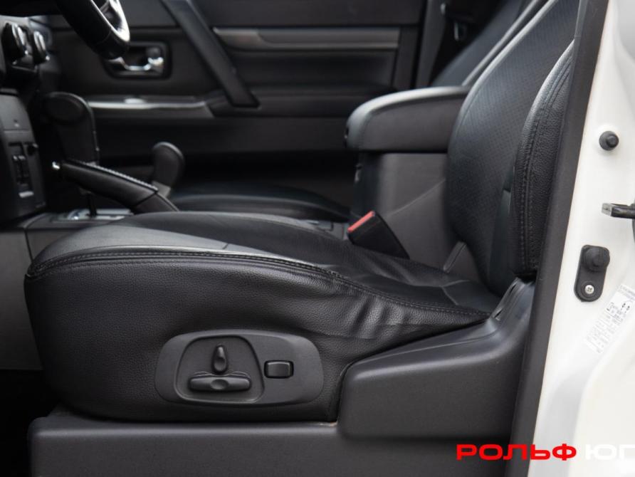 Mitsubishi Pajero IV Рестайлинг 1 Москва  - изображение 16