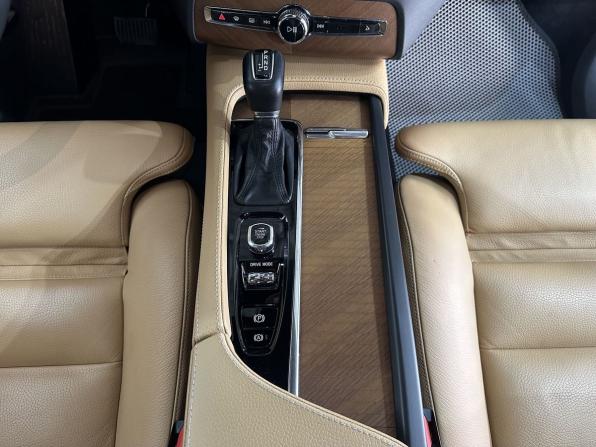Volvo XC90 II с пробегом 2018 года, цена 3 620 000 рублей, 174420 км, внедорожник, Автокод Объявления