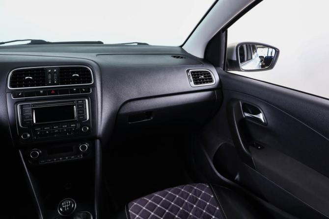 Volkswagen Polo V с пробегом 2013 года, цена 719 000 рублей, 235000 км, седан, Автокод Объявления