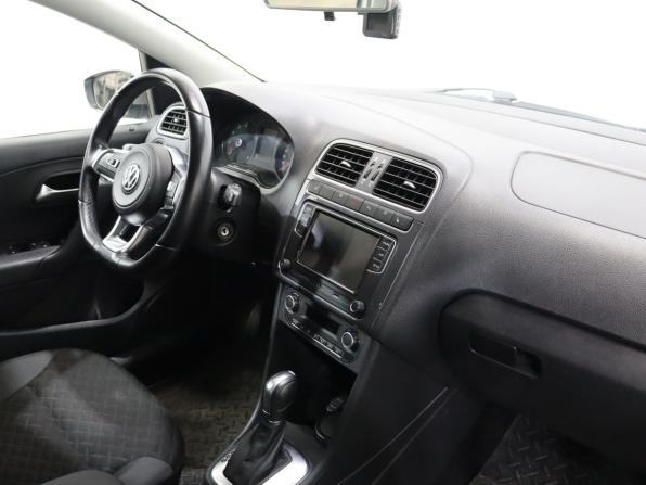 Volkswagen Polo V Рестайлинг с пробегом 2019 года, цена 1 329 000 рублей, 105022 км, седан, Автокод Объявления