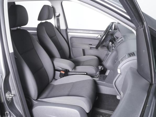 Volkswagen Touran I Рестайлинг 2 с пробегом 2011 года, цена 1 219 000 рублей, 140491 км, компактвэн, Автокод Объявления