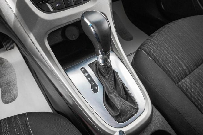 Opel Astra J с пробегом 2012 года, цена 649 000 рублей, 176000 км, хэтчбек, Автокод Объявления