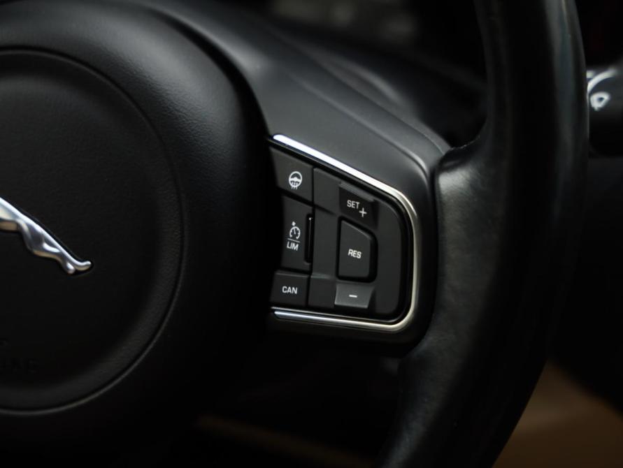 Jaguar XE I Санкт-Петербург  - изображение 14