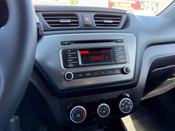 Kia Rio III Рестайлинг с пробегом 2016 года, цена 920 000 рублей, 97504 км, седан, Автокод Объявления