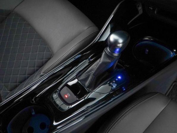 Toyota C-HR I Рестайлинг с пробегом 2020 года, цена 2 249 077 рублей, 17495 км, внедорожник, Автокод Объявления