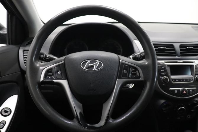 Hyundai Solaris I Рестайлинг с пробегом 2015 года, цена 877 000 рублей, 140000 км, седан, Автокод Объявления