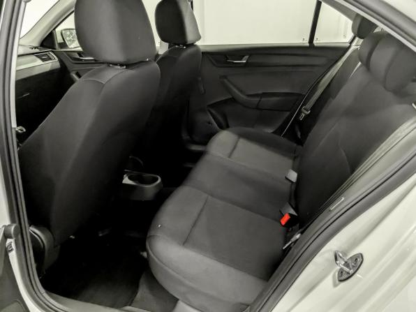 Skoda Rapid I Рестайлинг с пробегом 2019 года, цена 900 000 рублей, 190199 км, лифтбек, Автокод Объявления