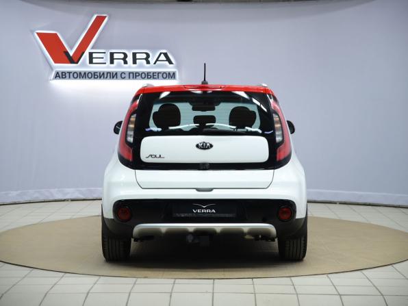 Kia Soul II Рестайлинг с пробегом 2018 года, цена 1 090 000 рублей, 322422 км, хэтчбек, Автокод Объявления