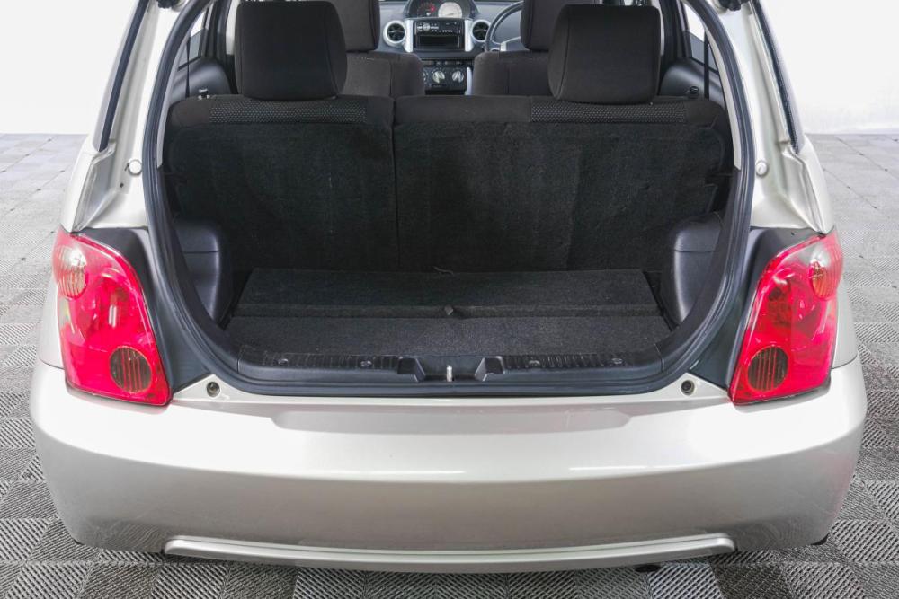 Toyota Ist I Кемерово  - изображение 8