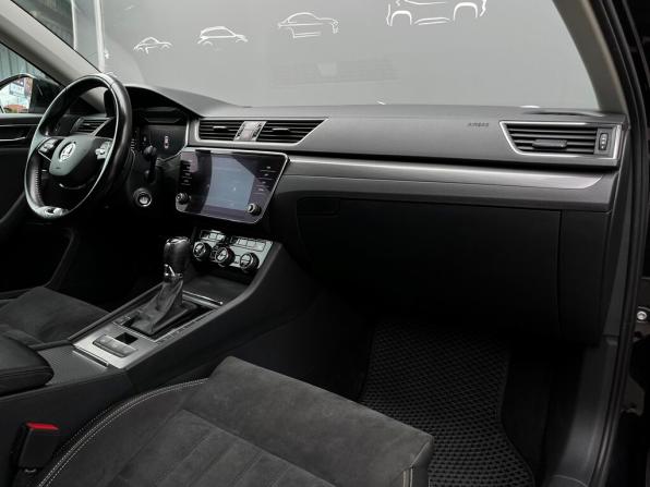 Skoda Superb III Рестайлинг с пробегом 2020 года, цена 1 937 700 рублей, 265226 км, лифтбек, Автокод Объявления
